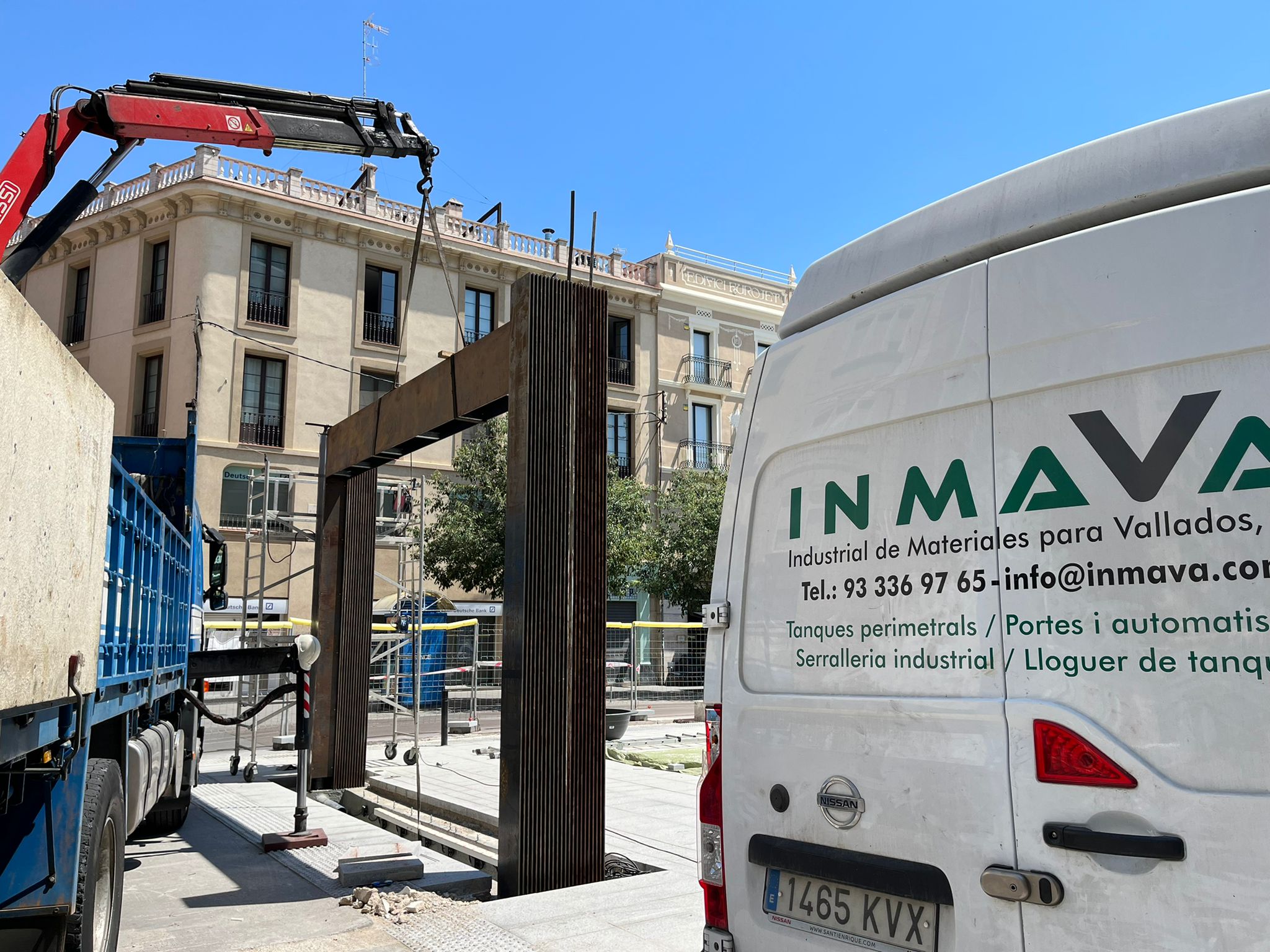 Instal·lació de la cortina de llum i aigua